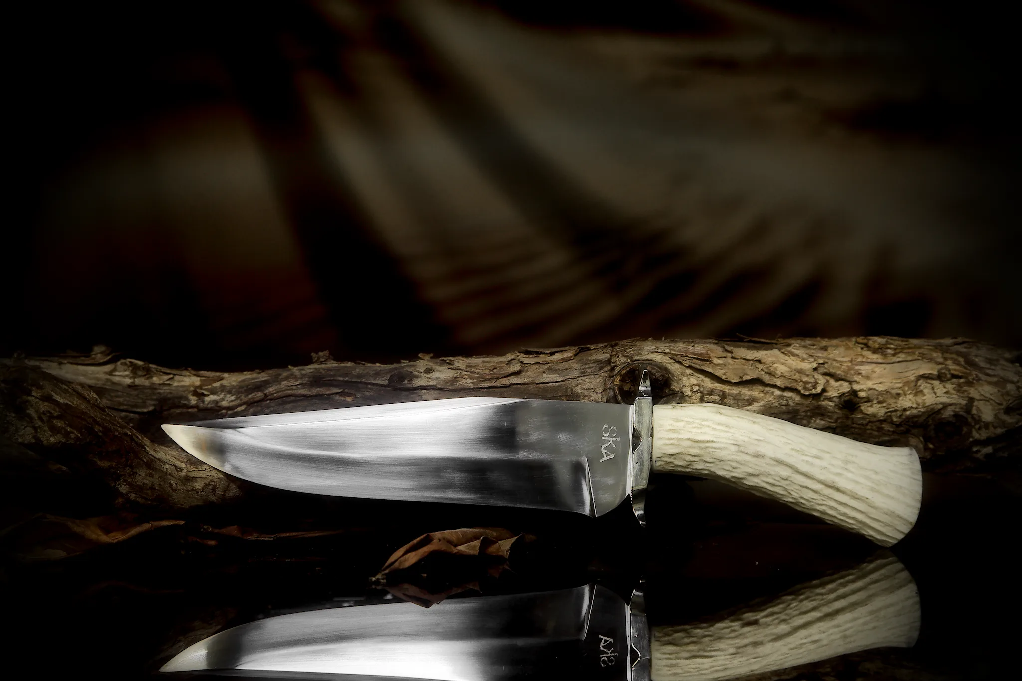 White-Tail | Handcrafted W2 Hunting Knife with Antler Handle - Image 2